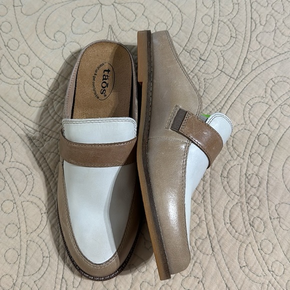 Taos Footwear Shoes - Taos Footwear NWOB Women’s Royal Slip On Mule